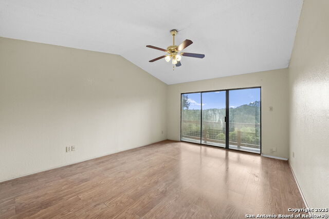Listing photo id 17 for 12904 Wells Fargo
