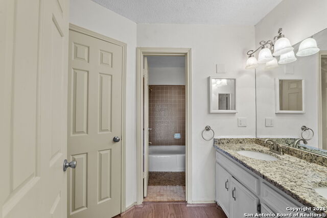 Listing photo id 20 for 12904 Wells Fargo