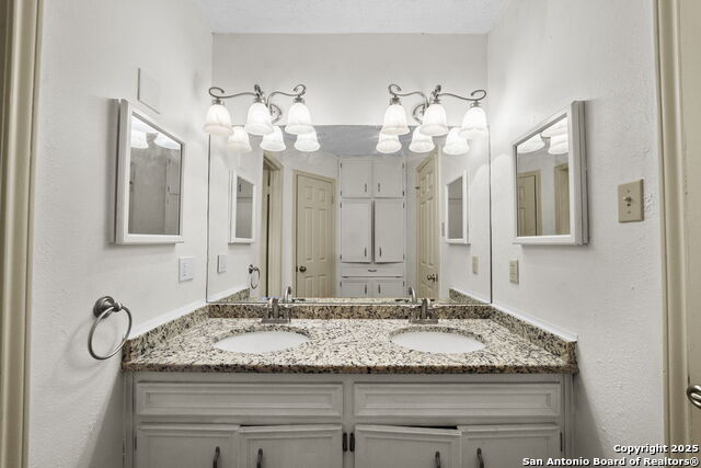 Listing photo id 21 for 12904 Wells Fargo
