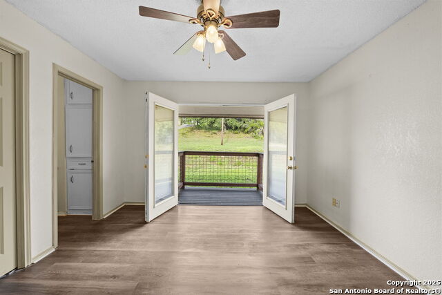 Listing photo id 31 for 12904 Wells Fargo