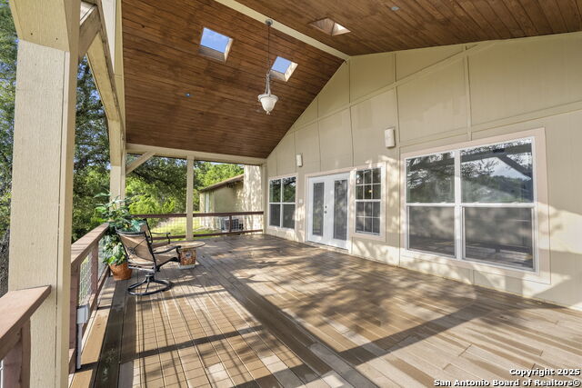 Listing photo id 34 for 12904 Wells Fargo