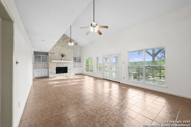 Listing photo id 6 for 12904 Wells Fargo