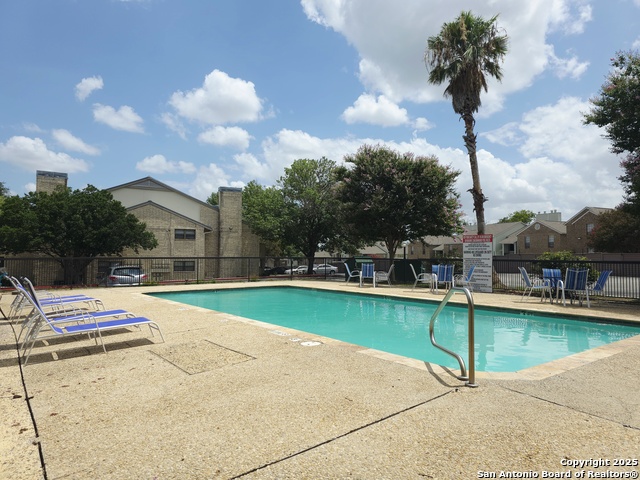 Listing photo id 8 for 11843 Braesview  1814