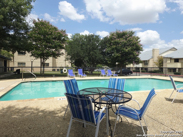 Listing photo id 10 for 11843 Braesview  1814