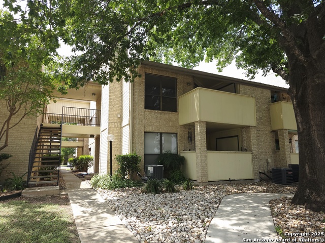 Listing photo id 12 for 11843 Braesview  1814