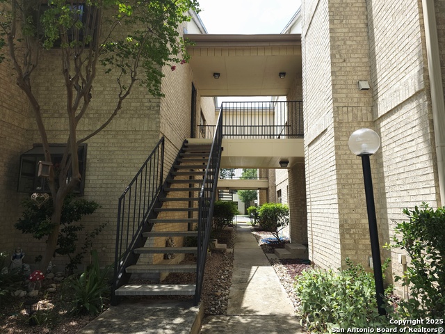 Listing photo id 13 for 11843 Braesview  1814