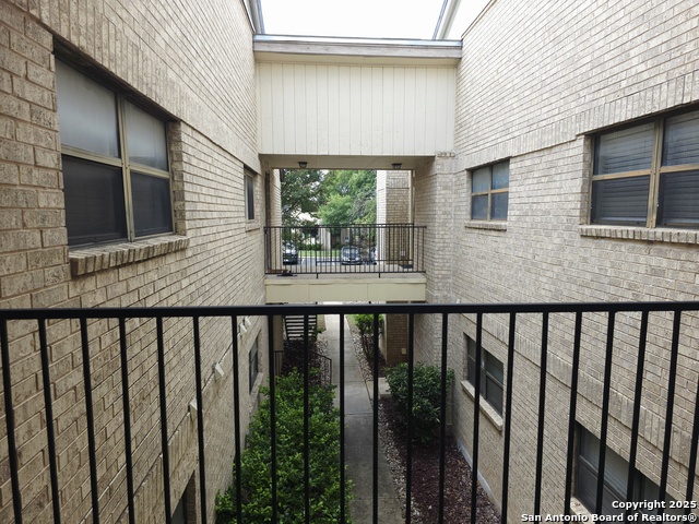 Listing photo id 14 for 11843 Braesview  1814