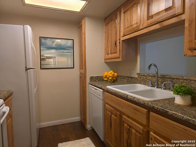 Listing photo id 1 for 11843 Braesview  1814