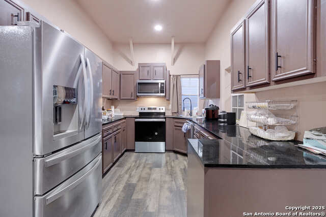Image 19 of 23 For 10075 Loop 1604