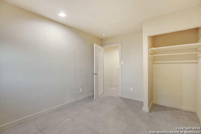 Image 4 of 23 For 10075 Loop 1604