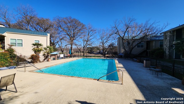 Image 18 of 18 For 551 Terminal Loop D8