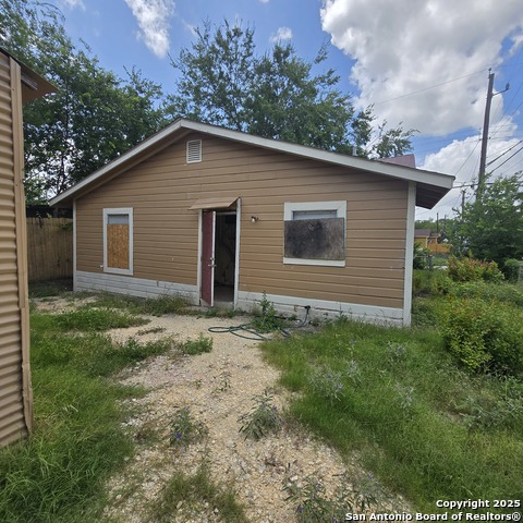 Listing photo id 6 for 503 Ferris Ave.