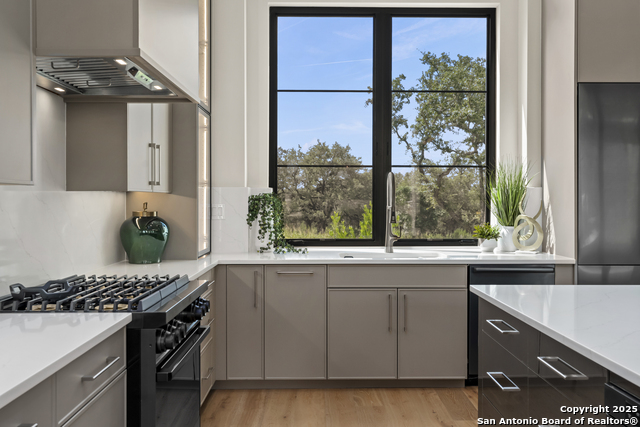 Listing photo id 8 for 8191 Blue Oak Way