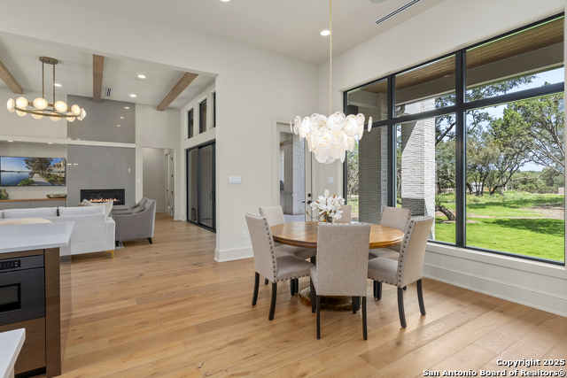 Listing photo id 11 for 8191 Blue Oak Way