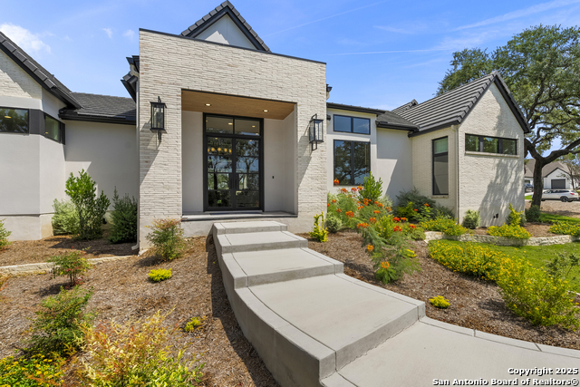 Listing photo id 0 for 8191 Blue Oak Way