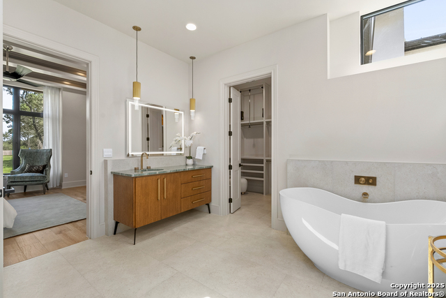 Listing photo id 20 for 8191 Blue Oak Way