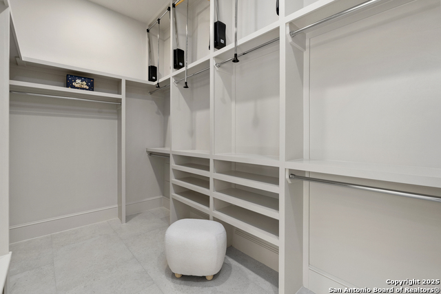Listing photo id 21 for 8191 Blue Oak Way