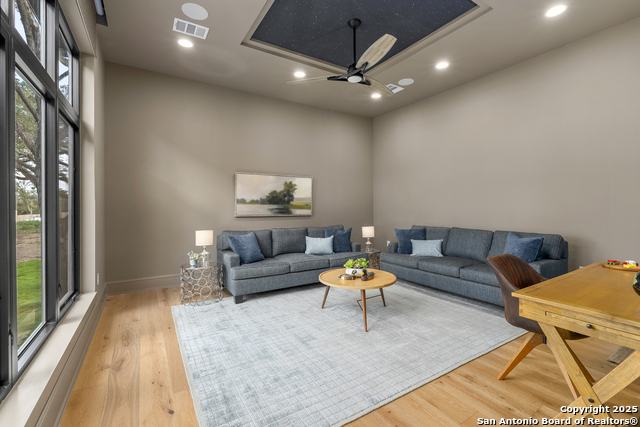 Listing photo id 26 for 8191 Blue Oak Way