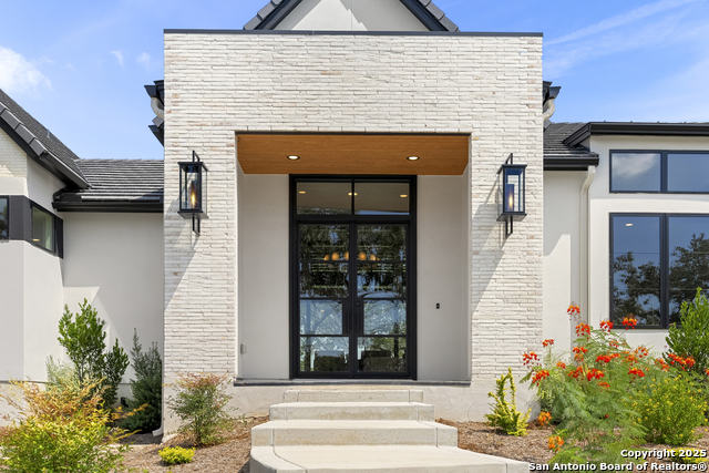 Listing photo id 1 for 8191 Blue Oak Way