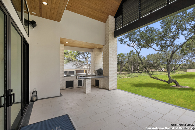 Listing photo id 31 for 8191 Blue Oak Way