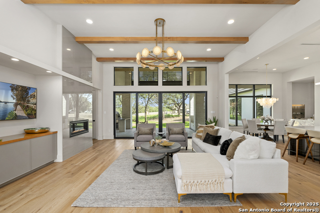 Listing photo id 3 for 8191 Blue Oak Way