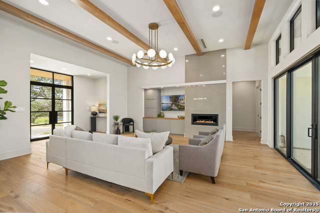 Listing photo id 5 for 8191 Blue Oak Way