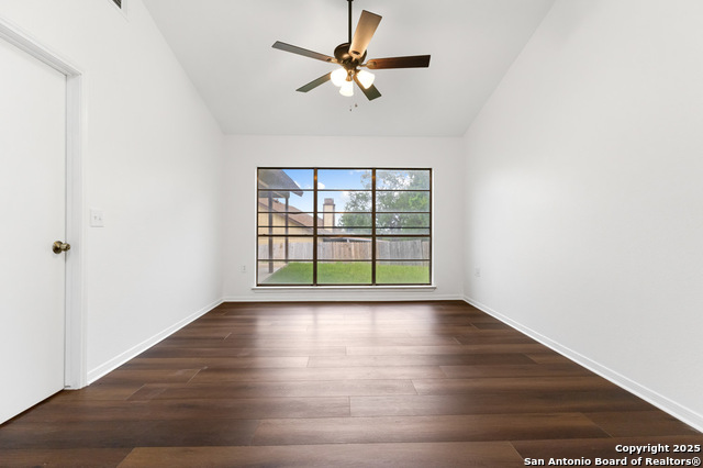Image 10 of 17 For 6827 Raintree Frst