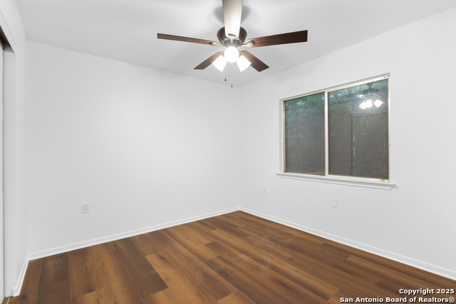 Image 14 of 17 For 6827 Raintree Frst