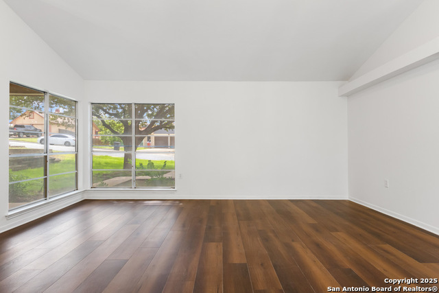Image 5 of 17 For 6827 Raintree Frst