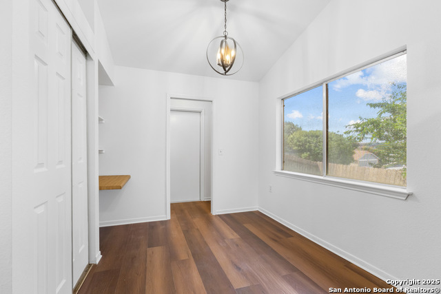 Image 8 of 17 For 6827 Raintree Frst
