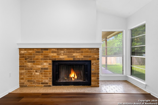 Image 9 of 17 For 6827 Raintree Frst