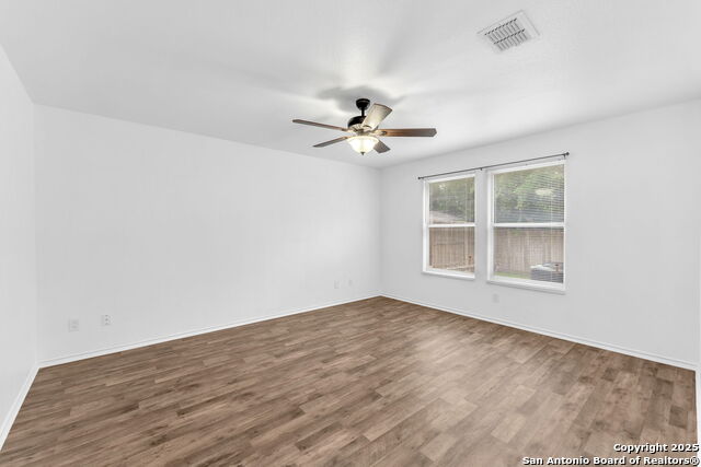 Image 14 of 28 For 121 Willow Bluff