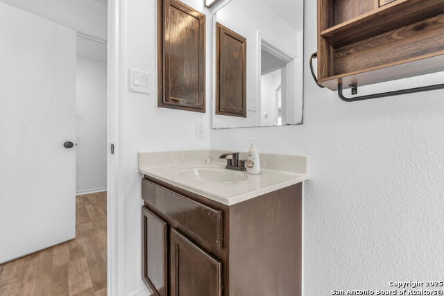 Image 18 of 28 For 121 Willow Bluff