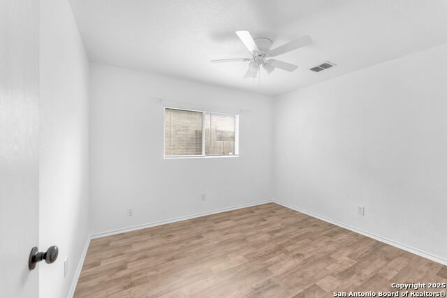 Image 22 of 28 For 121 Willow Bluff