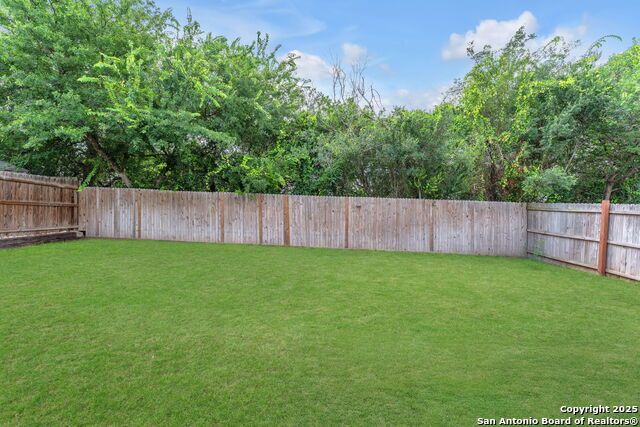 Image 26 of 28 For 121 Willow Bluff