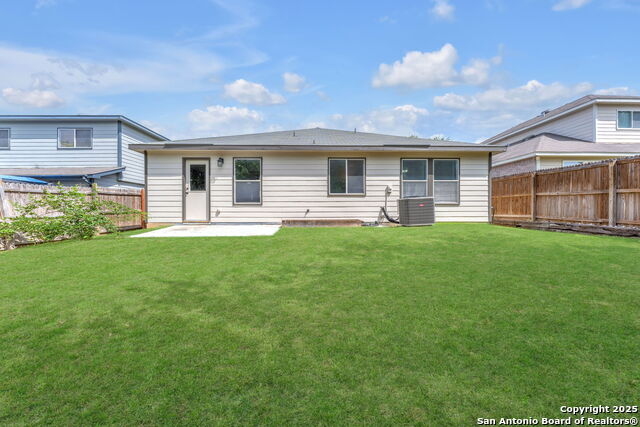 Image 27 of 28 For 121 Willow Bluff