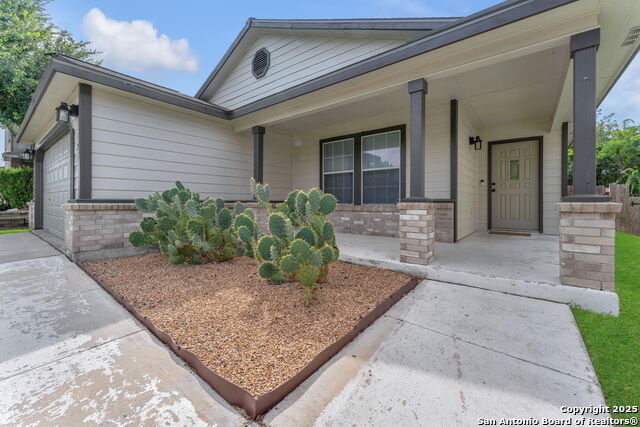 Image 5 of 28 For 121 Willow Bluff