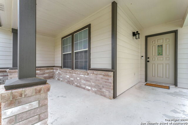 Image 6 of 28 For 121 Willow Bluff