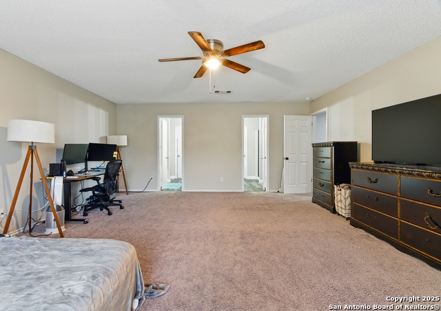 Listing photo id 25 for 3200 Emerson
