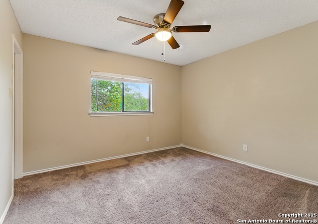 Listing photo id 26 for 3200 Emerson
