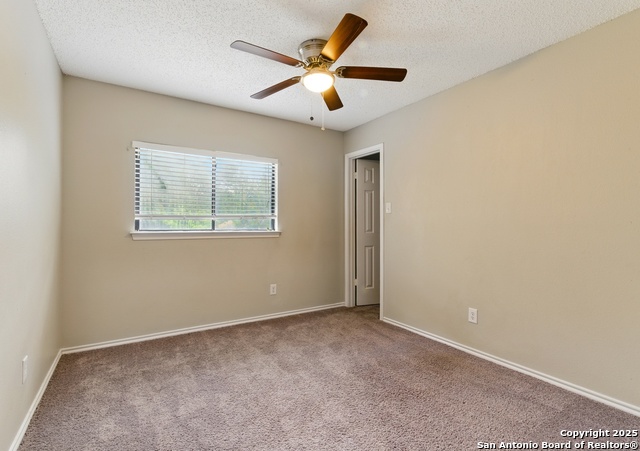 Listing photo id 28 for 3200 Emerson