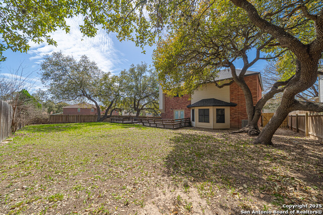 Listing photo id 34 for 3200 Emerson