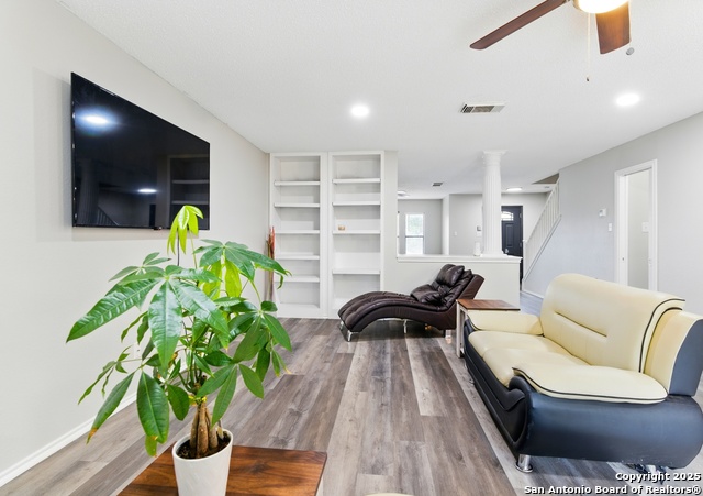 Listing photo id 5 for 3200 Emerson