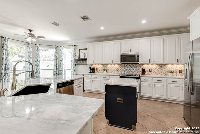 Image 13 of 41 For 9010 Woodland Trace