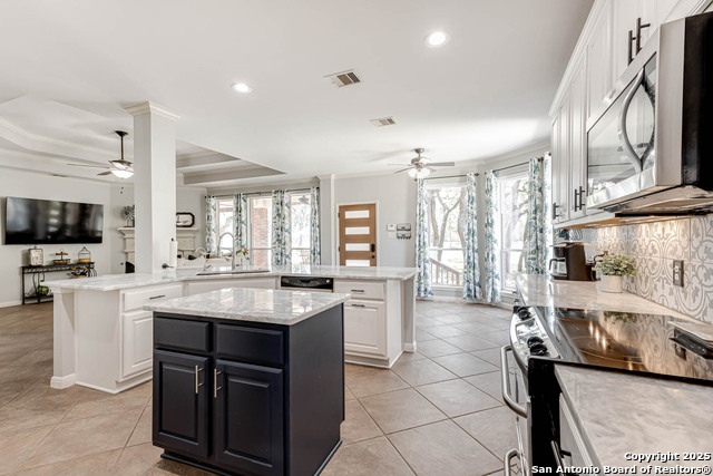 Image 16 of 41 For 9010 Woodland Trace