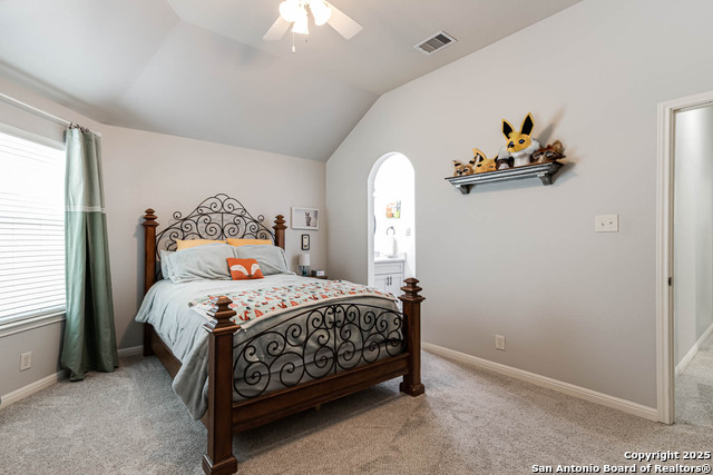Image 27 of 41 For 9010 Woodland Trace
