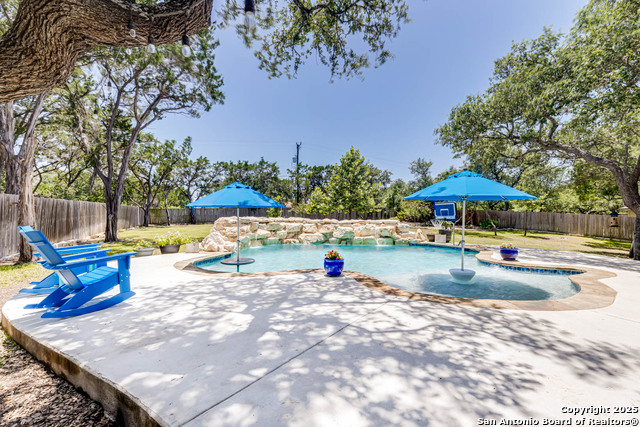 Image 33 of 41 For 9010 Woodland Trace