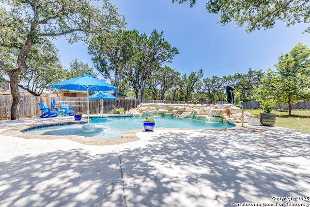 Image 35 of 41 For 9010 Woodland Trace