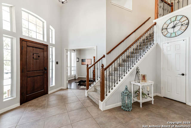 Image 4 of 41 For 9010 Woodland Trace