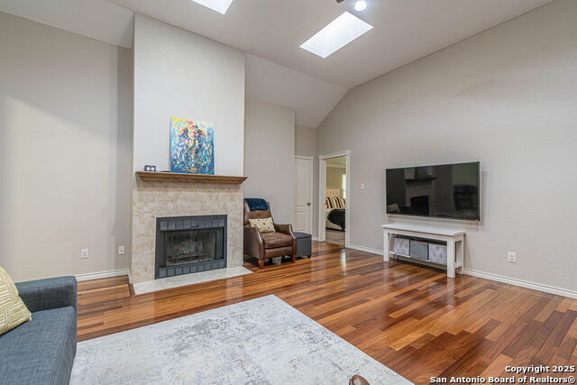 Listing photo id 11 for 934 Lazy